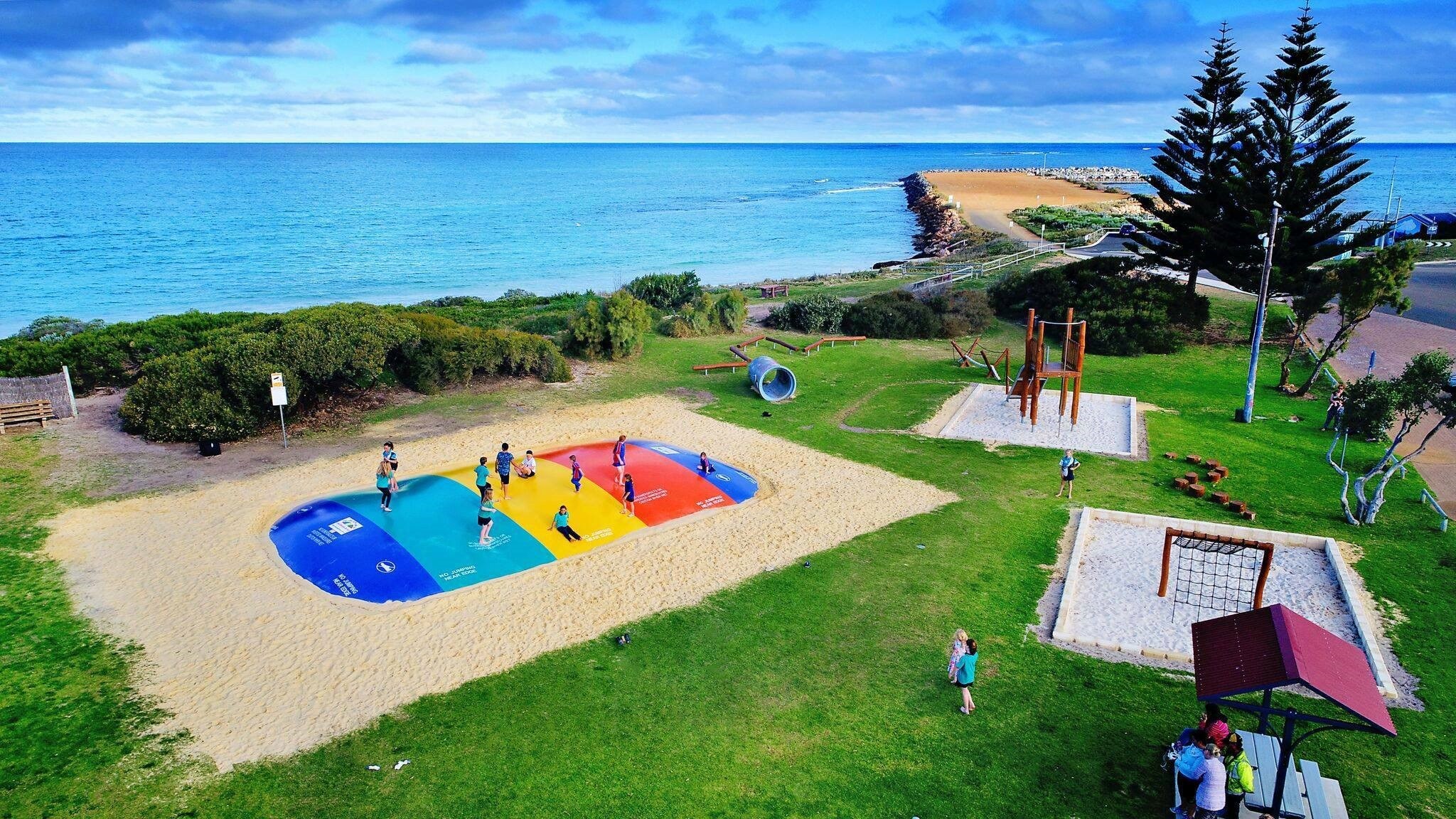 Hopetoun Jumping Pillow Sep 2017