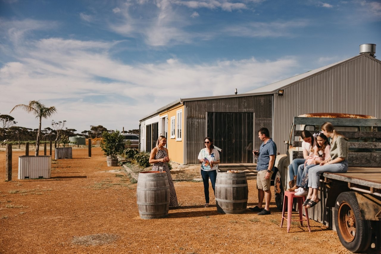 Walker s Hill Vinyards Lake Grace 8