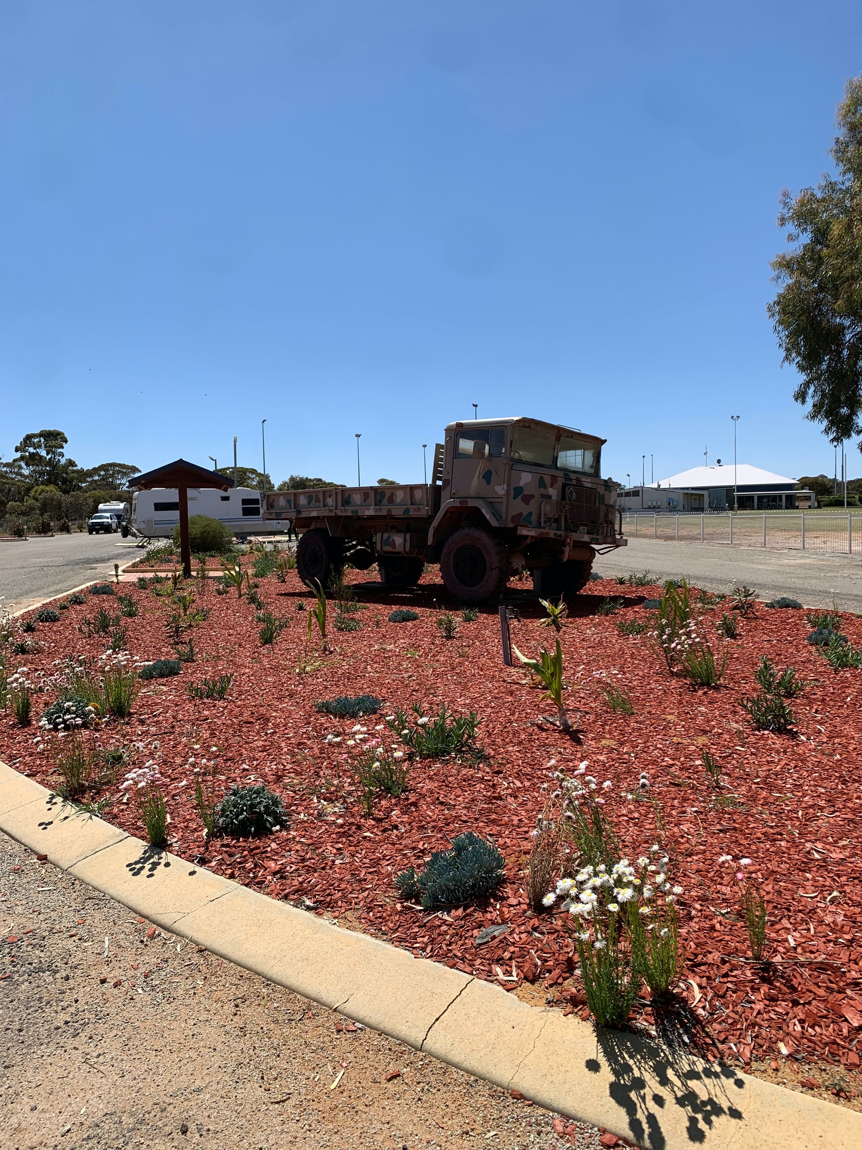 B046Da3Cd7898C222C2C991882E41379