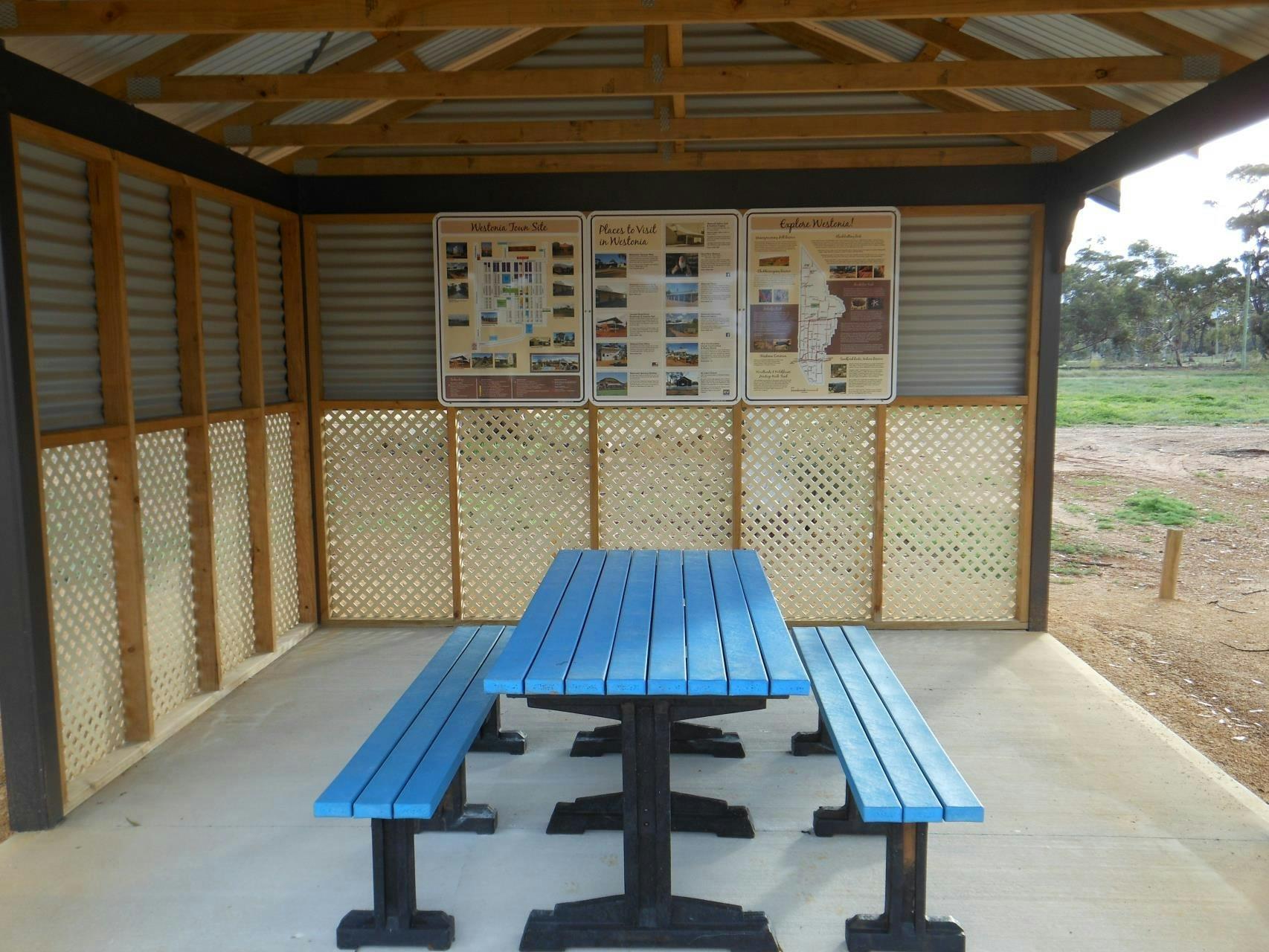 Db55F1724E5B04E1Ec06695A695A69A3