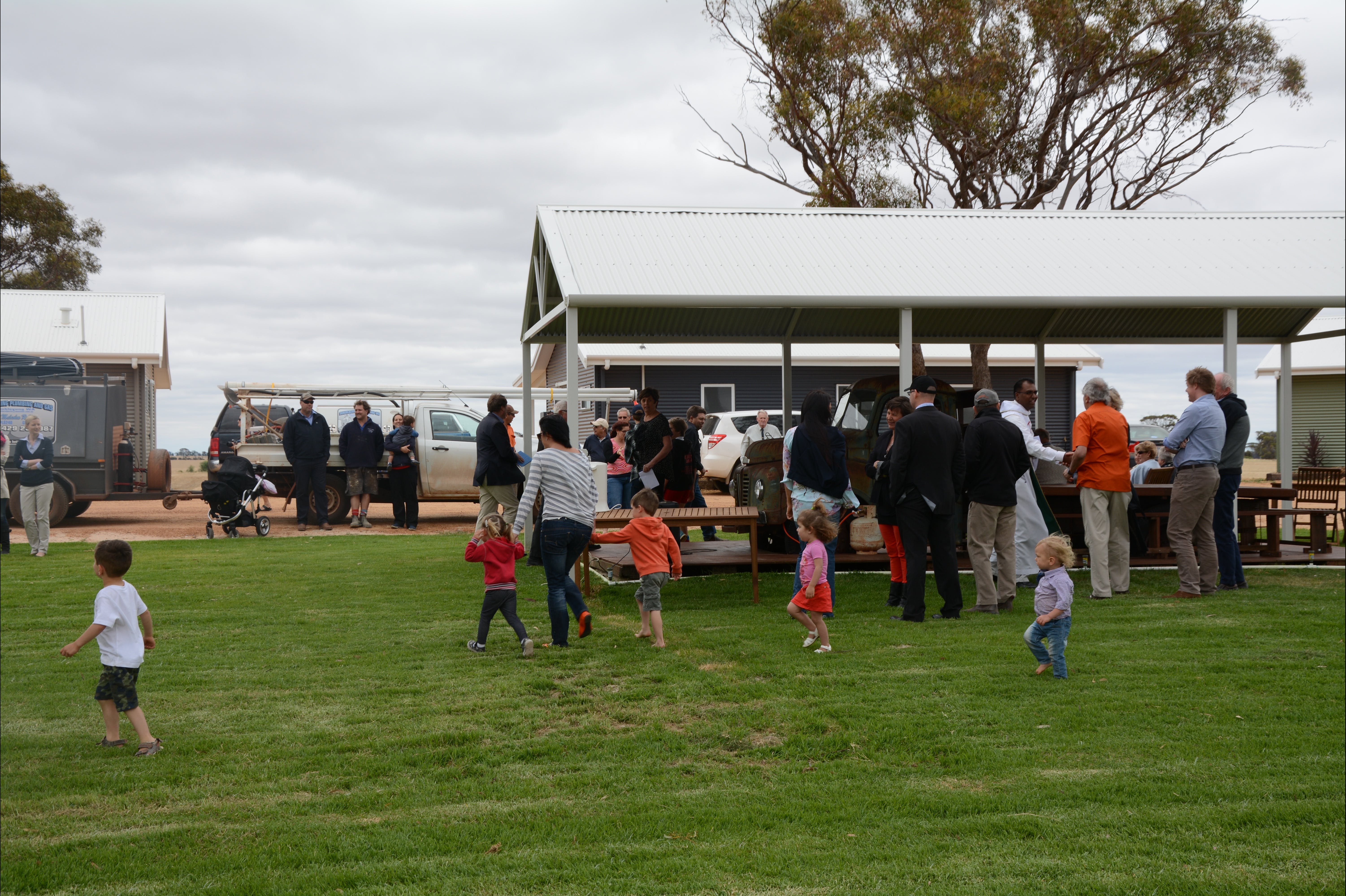 Mary's Farm Cottages Australia's Golden Outback