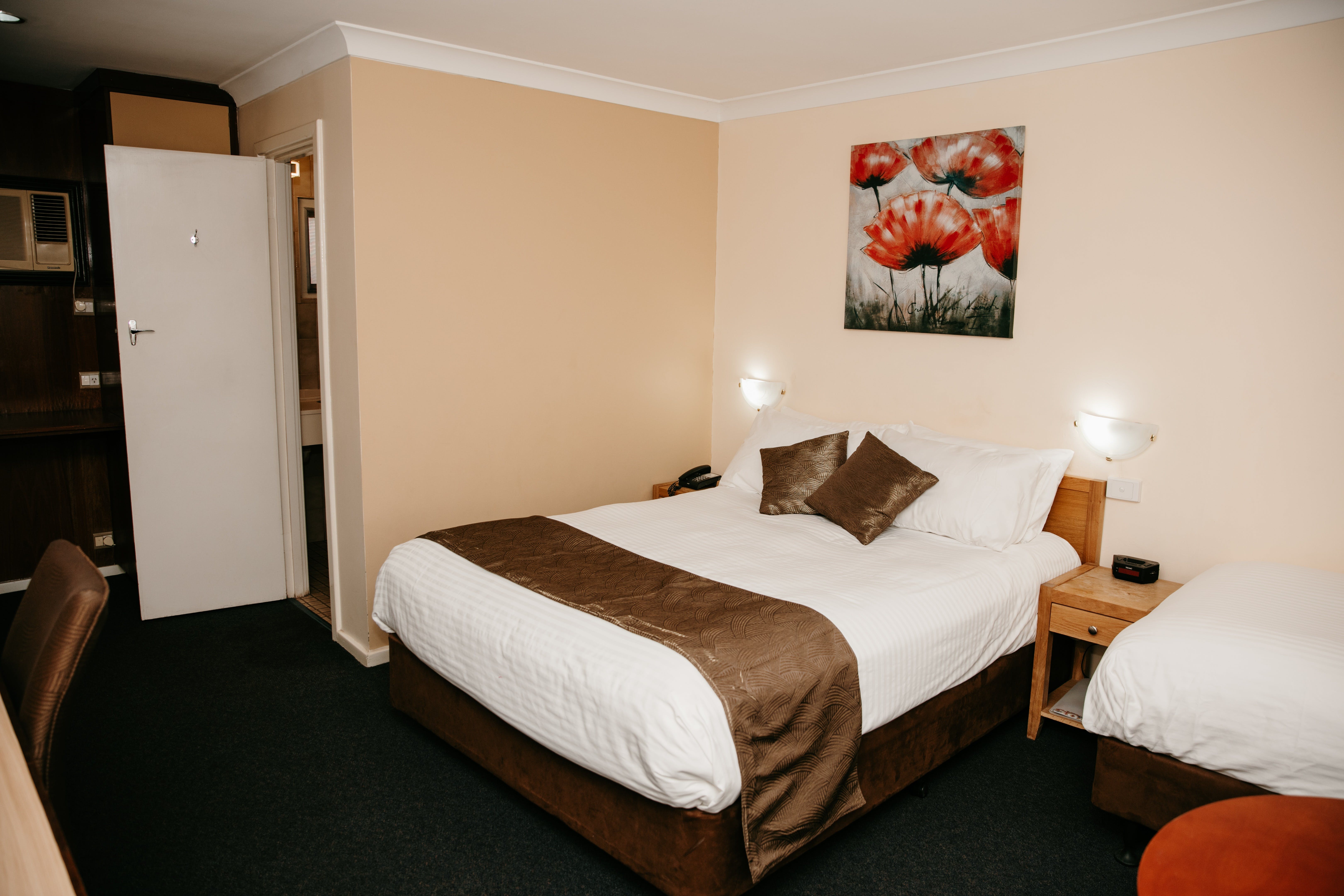 F0Eb12Ad9C431Ef9B7F81Caacde7Ad42