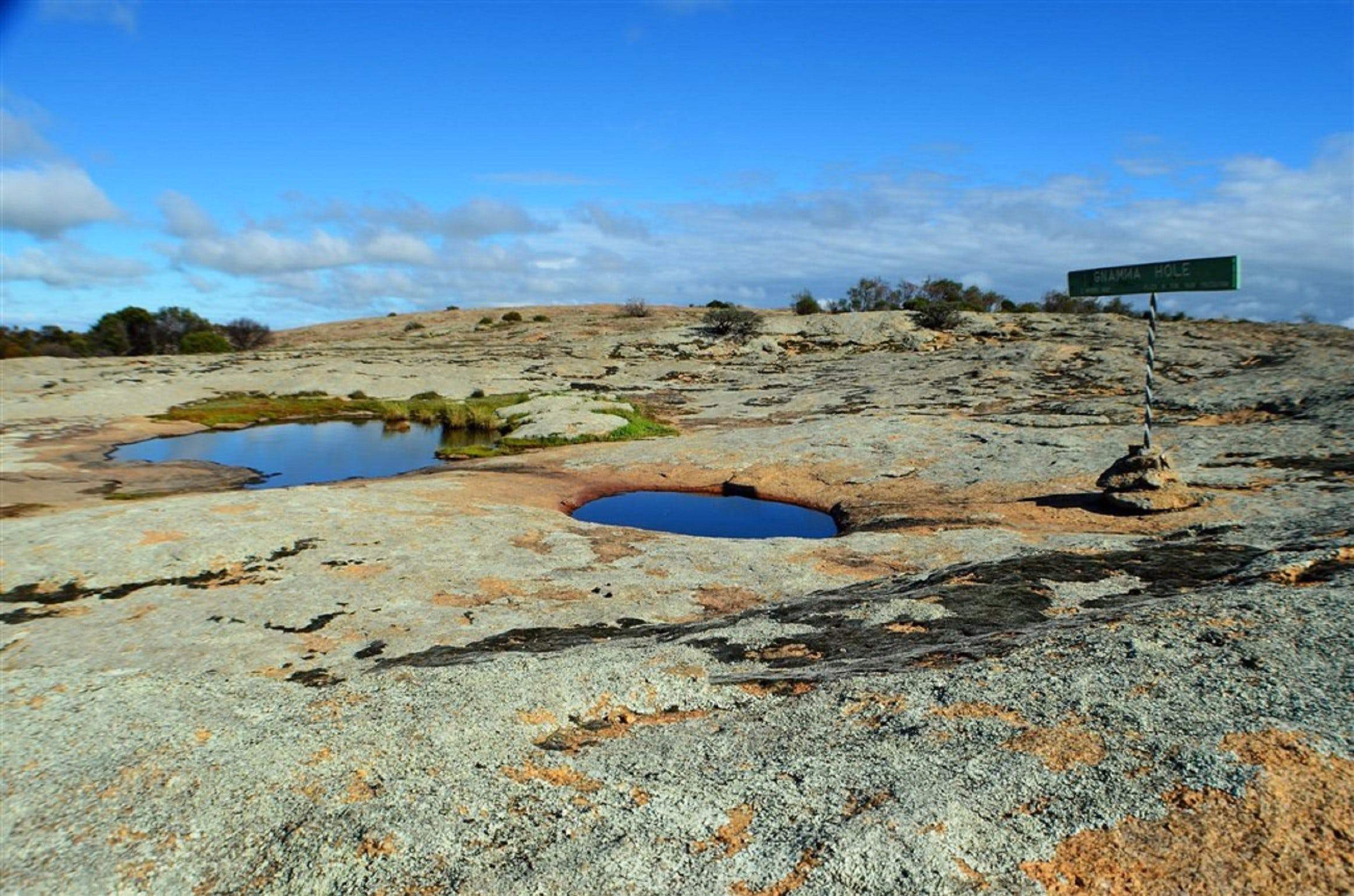 Dingo Rock | Australia's Golden Outback